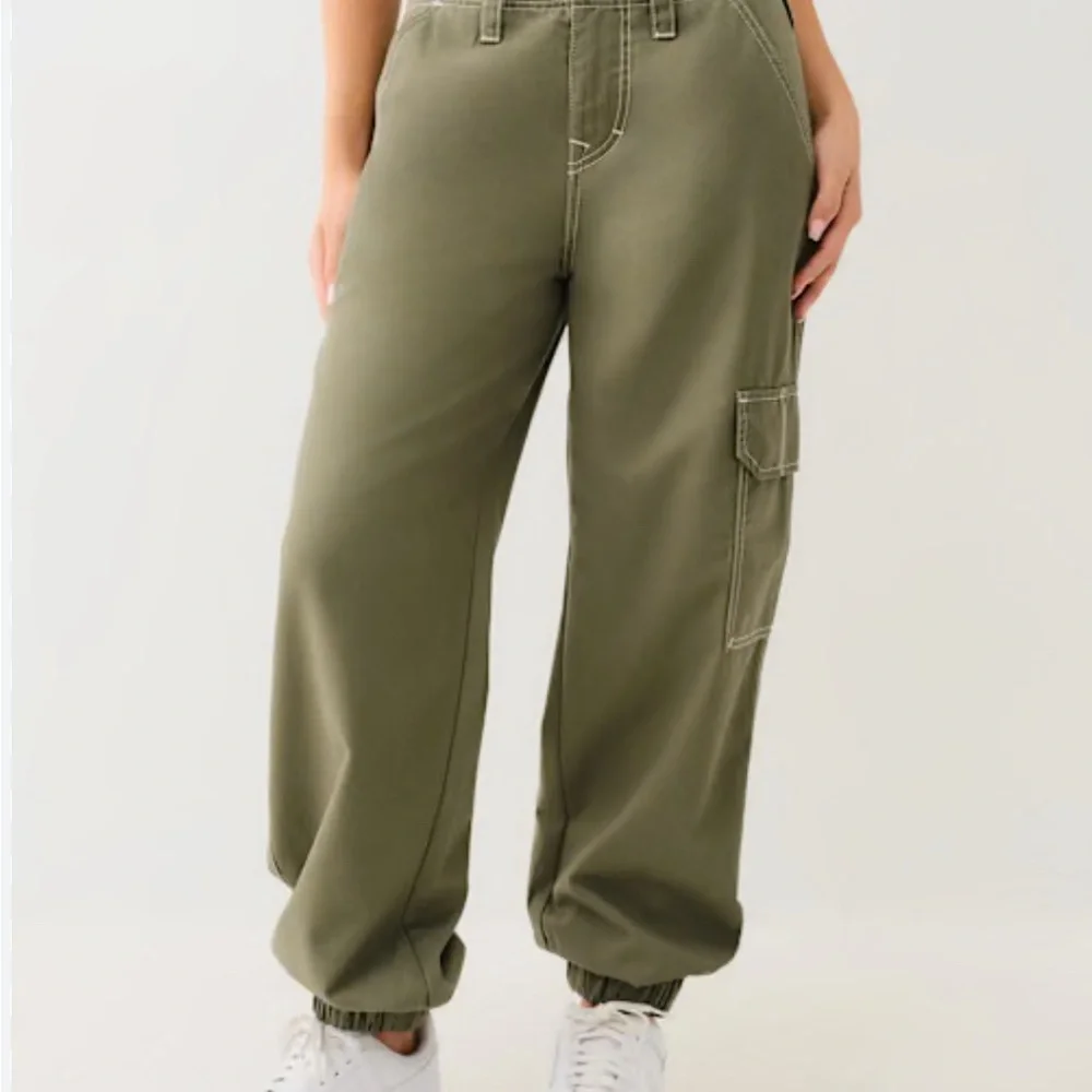 TRUE RELIGION OLIVE/MILITARY BOBBI BAGGY CARGO JOGGERS BIG T PANTS SIZE 26